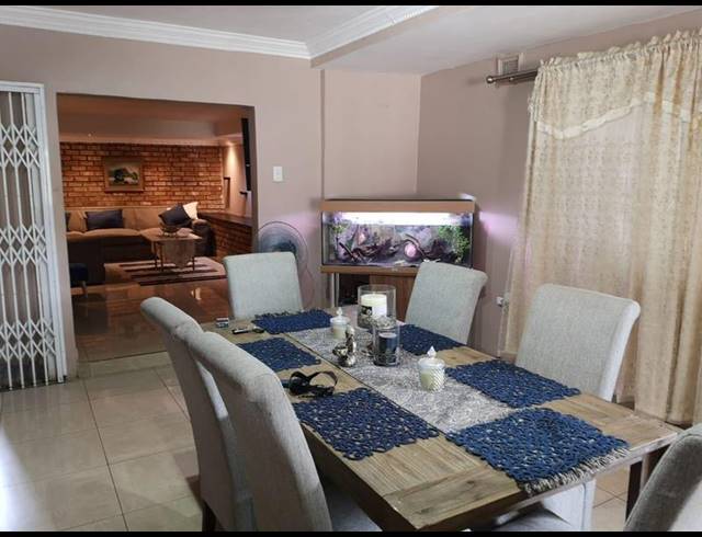 4 BEDROOM HOUSE FOR SALE IN MONTFORD